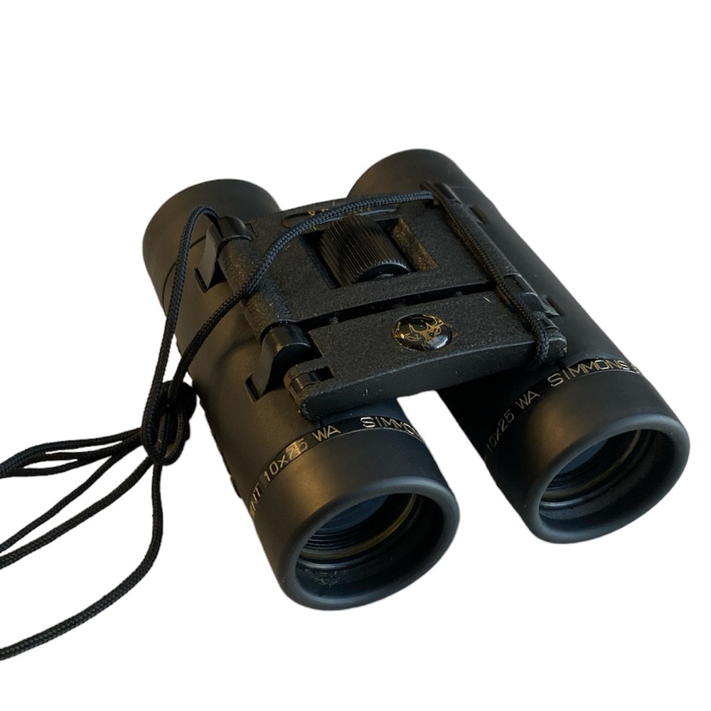 DONATING 2/18 Simmons 8 Point 10x25 Binoculars Model 8PTB1025